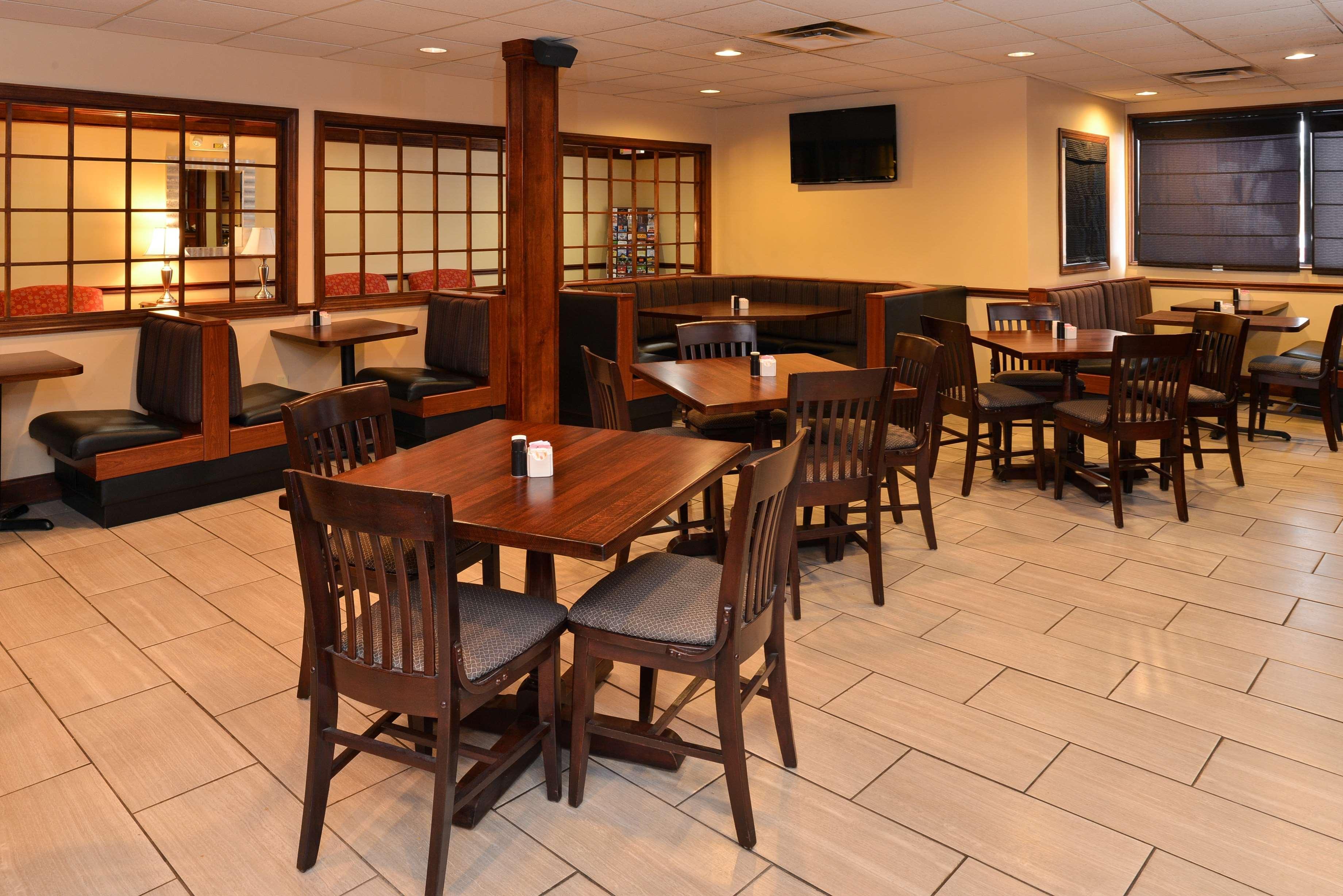 Best Western Louisville East Inn & Suites Kültér fotó