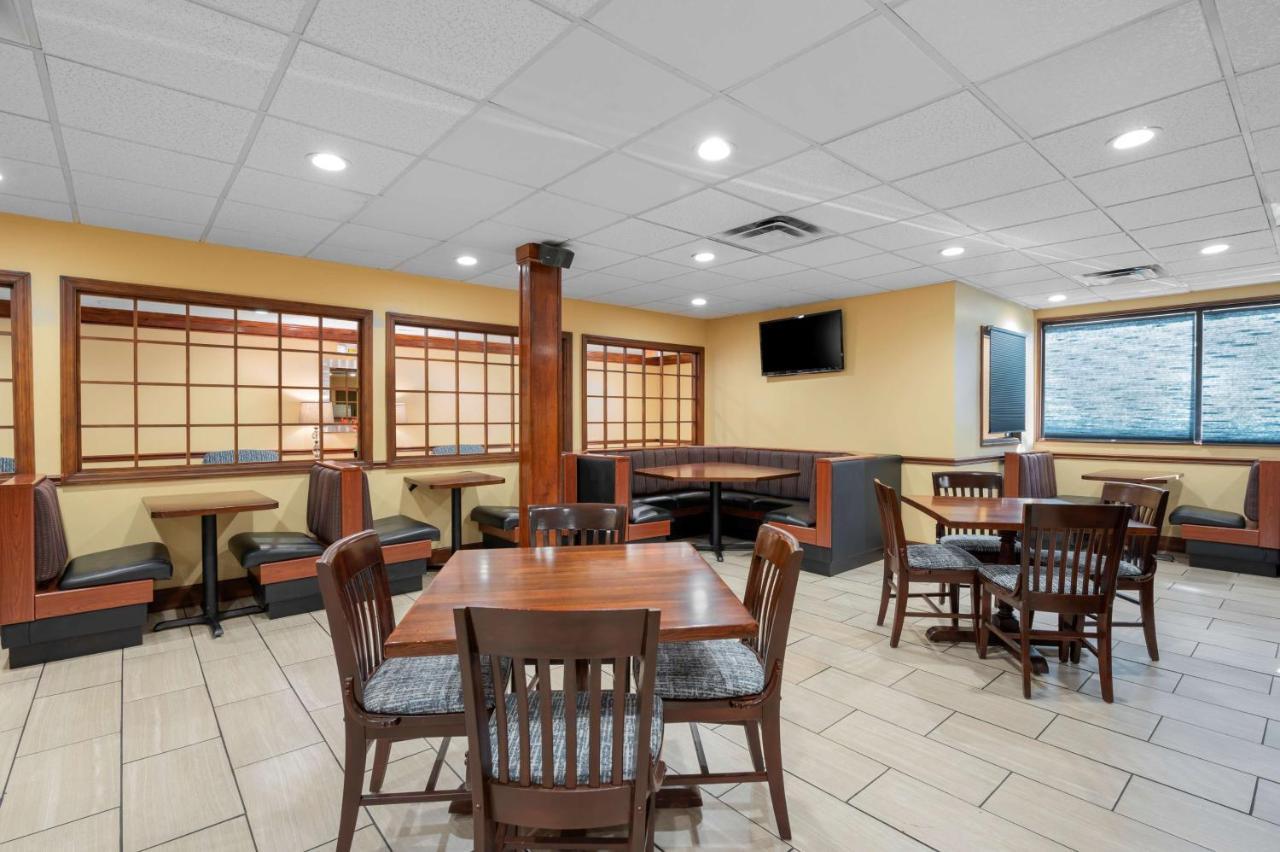 Best Western Louisville East Inn & Suites Kültér fotó
