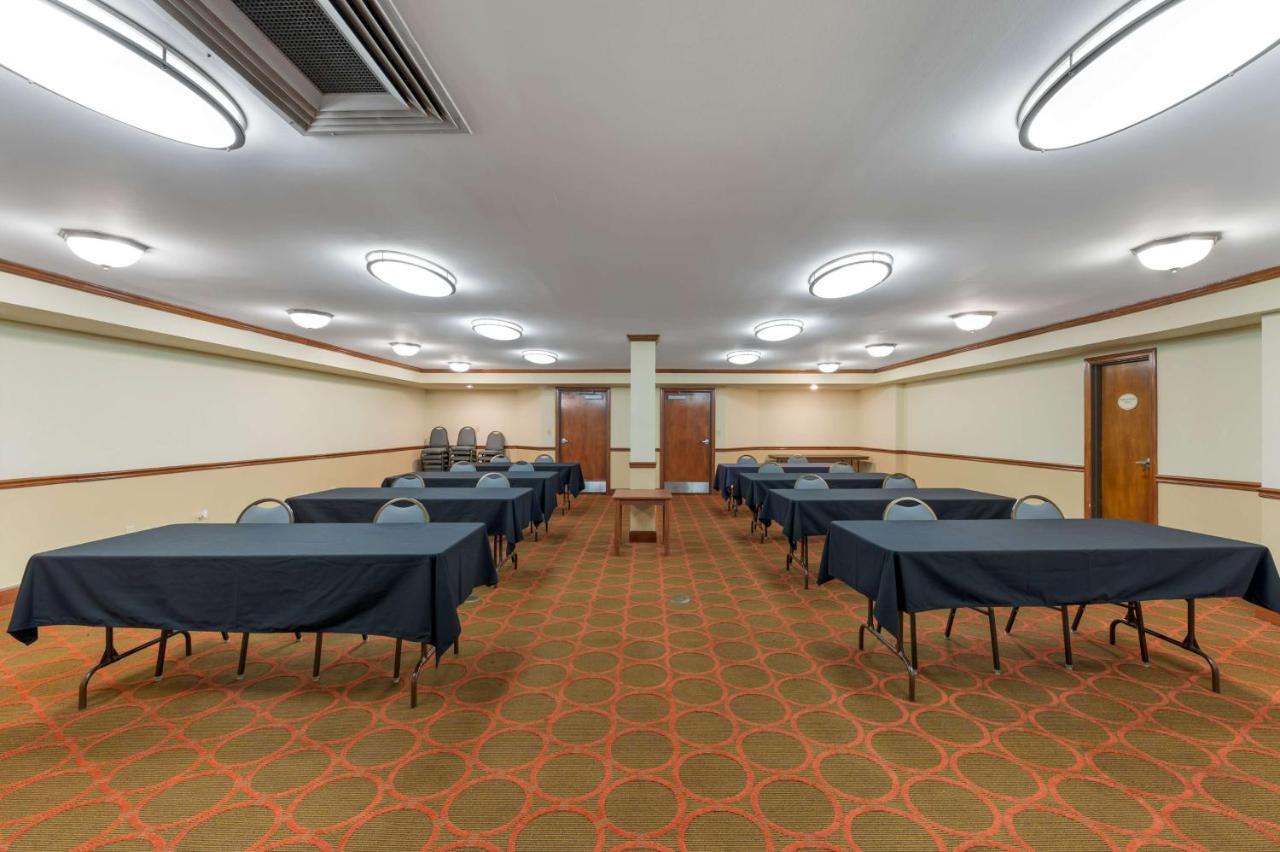 Best Western Louisville East Inn & Suites Kültér fotó