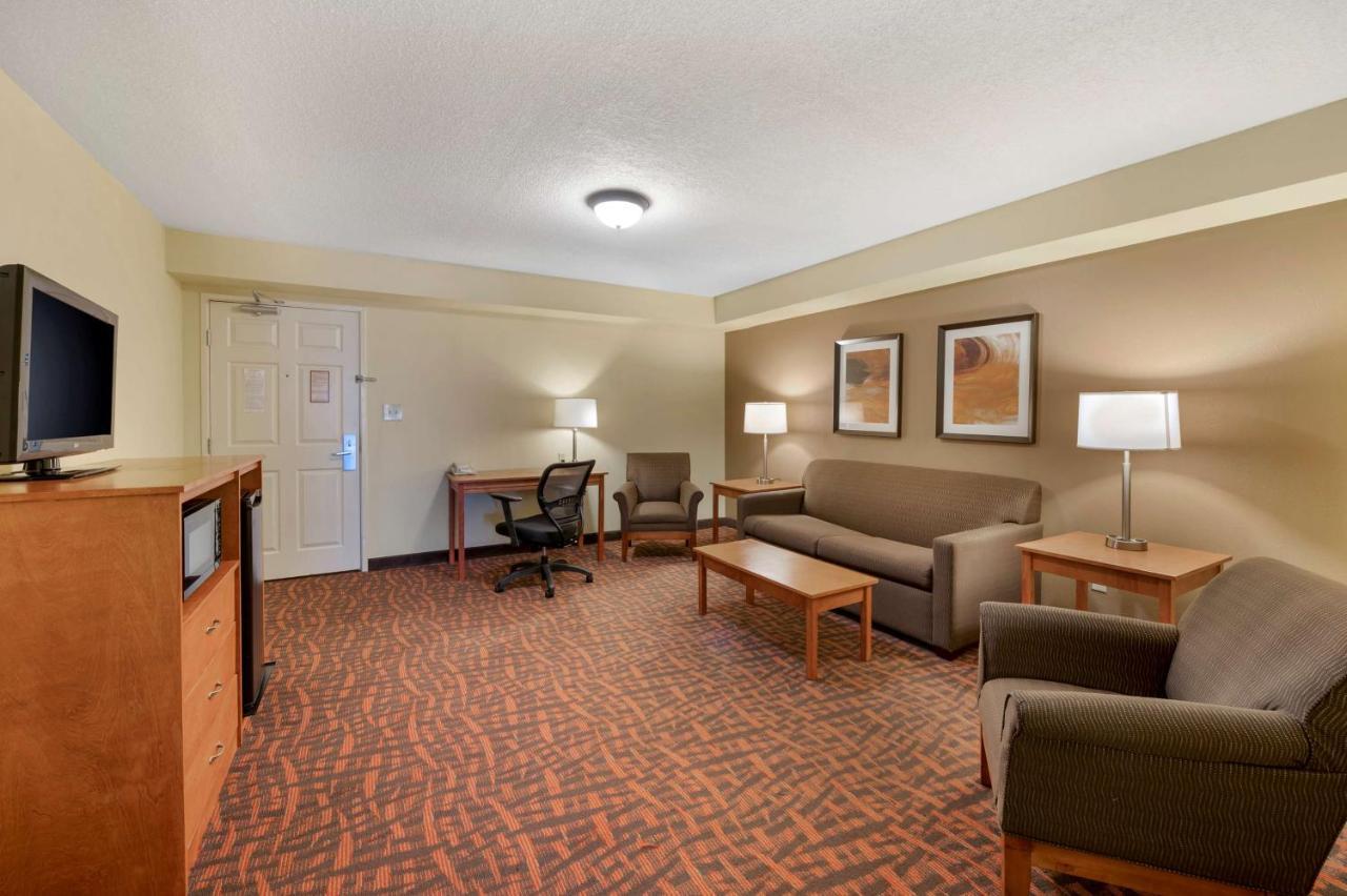Best Western Louisville East Inn & Suites Kültér fotó