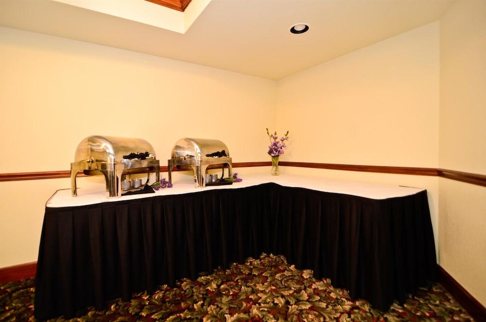Best Western Louisville East Inn & Suites Kültér fotó