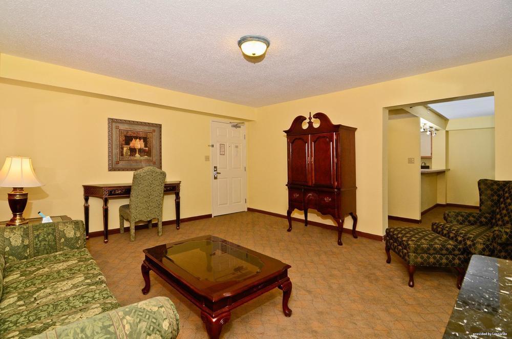 Best Western Louisville East Inn & Suites Szoba fotó