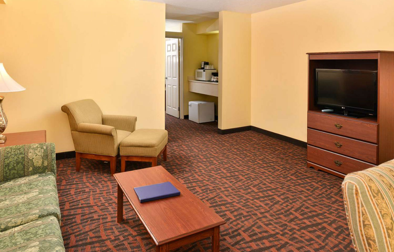 Best Western Louisville East Inn & Suites Kültér fotó