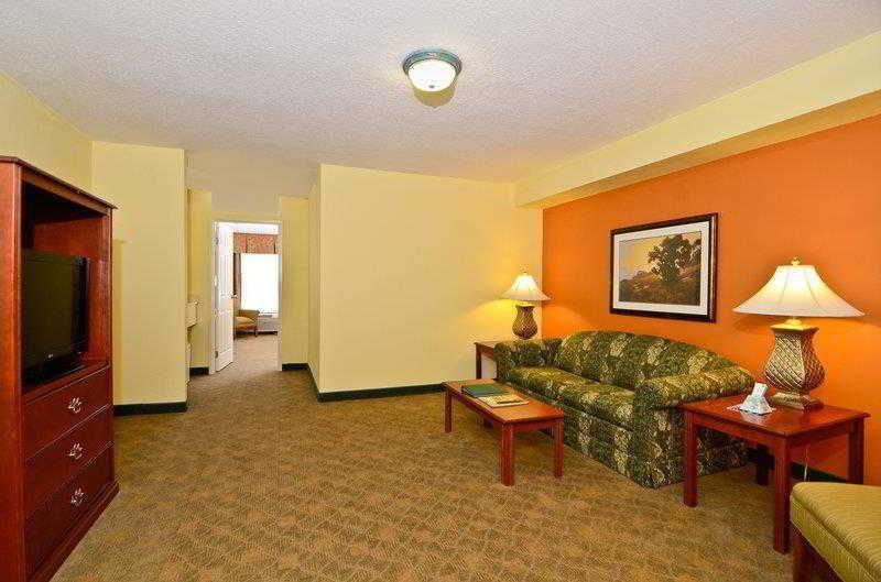 Best Western Louisville East Inn & Suites Kültér fotó