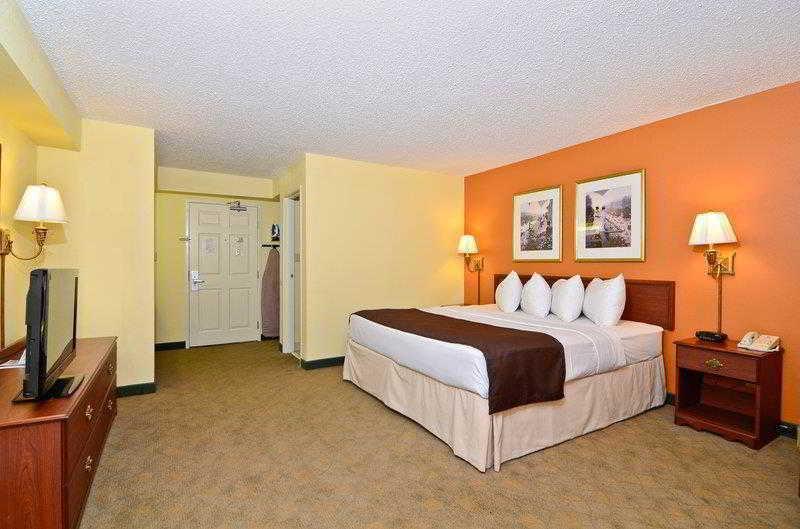 Best Western Louisville East Inn & Suites Kültér fotó