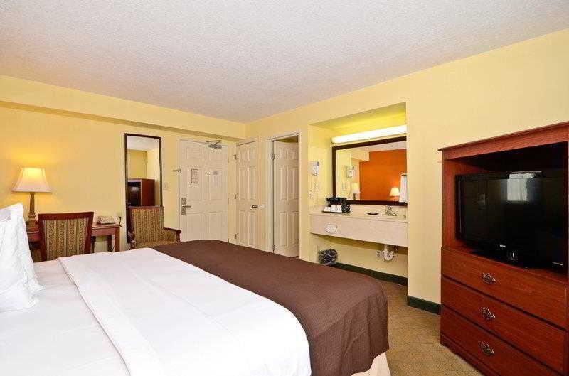 Best Western Louisville East Inn & Suites Kültér fotó